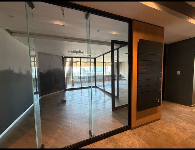 89M² BUILDING TO LET IN CAPE TOWN CITY CENTRE